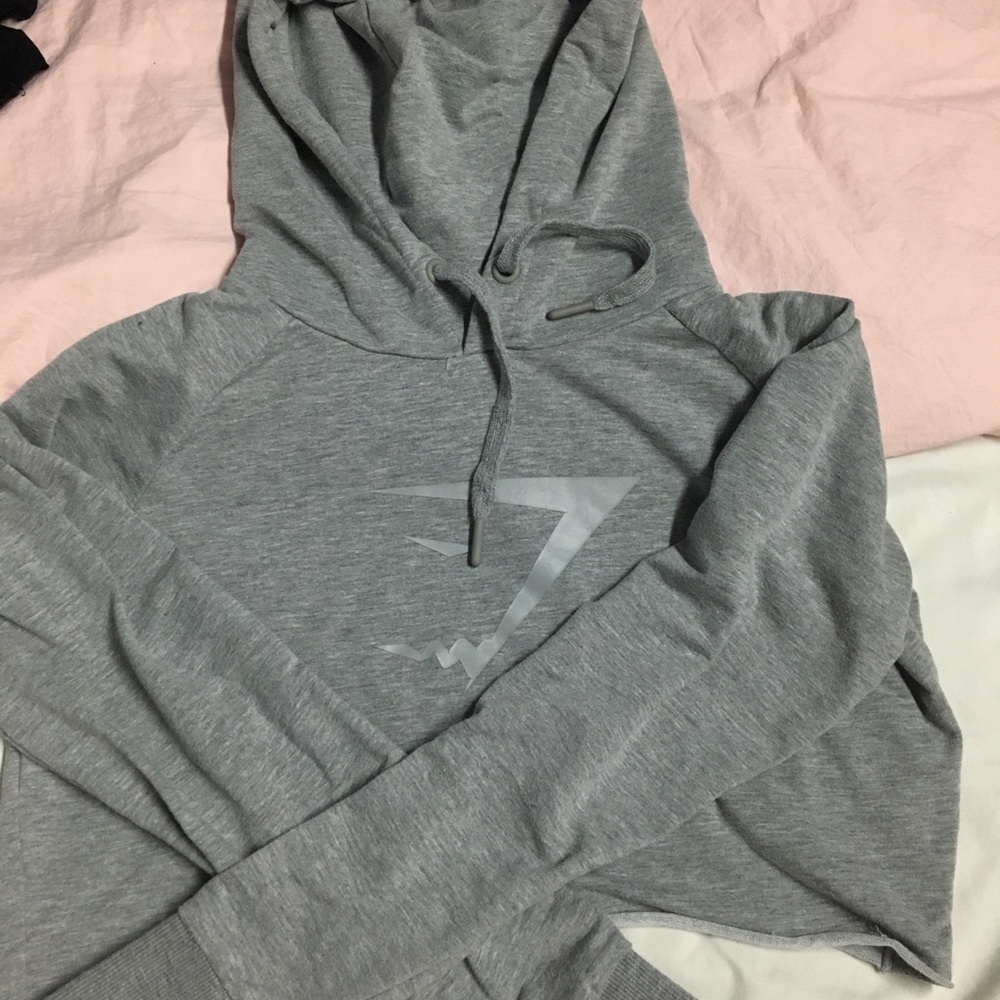 GYMSHARK CROPPED HOODIE